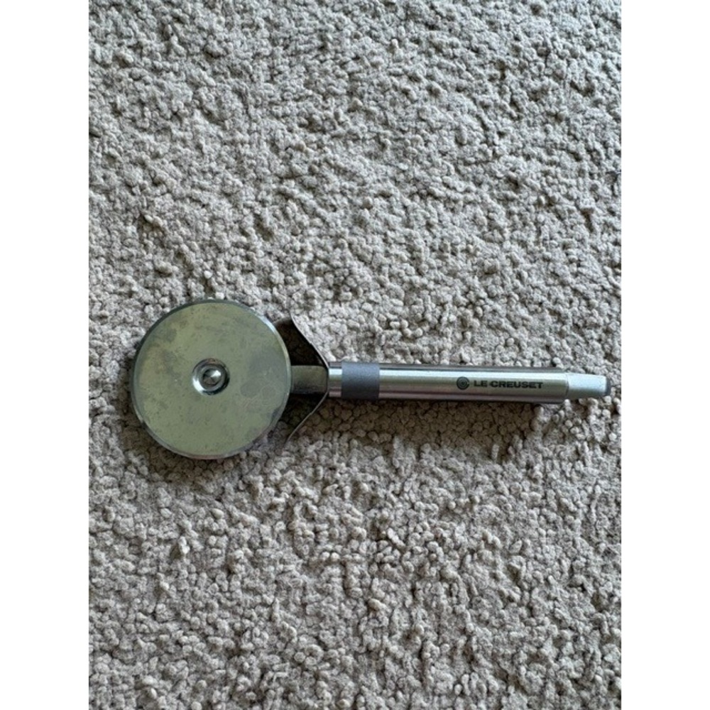 Le Creuset Stainless Steel Pizza Cutter Wheel Slicer Silver Kitchen Tool